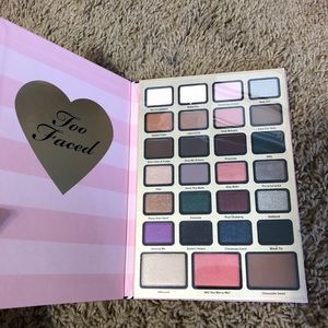 Too Faced eyeshadow and cheek palette